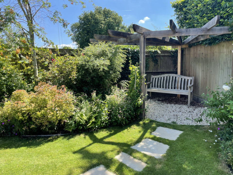 Tunbridge Wells garden corner pergola
