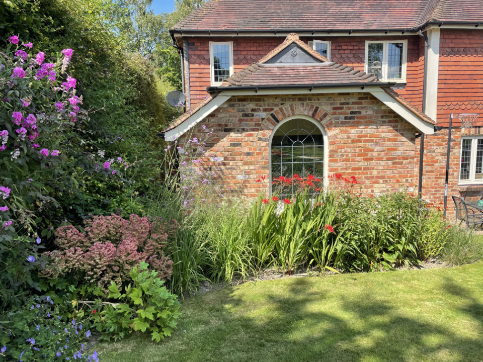 Tunbridge Wells garden planting by house